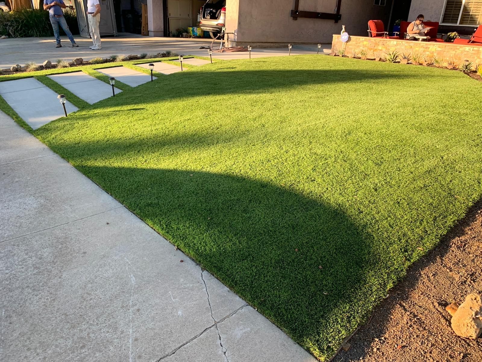 Retaining wall and grass 3432342